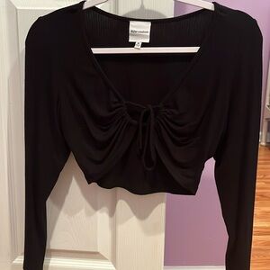 Cropped black top with tie